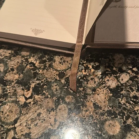 Willow Tree Tall Carved Figure Love of Nature - Picture 7 of 9